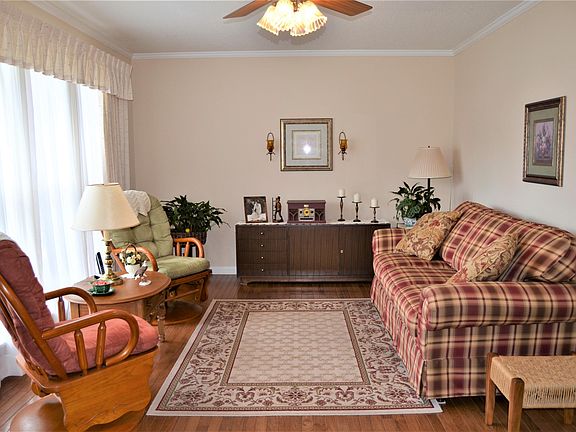 4th image of 288 Kearney Dr