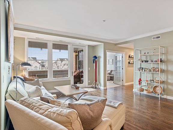 4th image of 2300 Chestnut Ave Unit 204