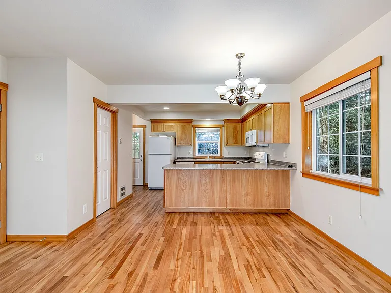 1364 Stonecress Ln NE — Photo 9