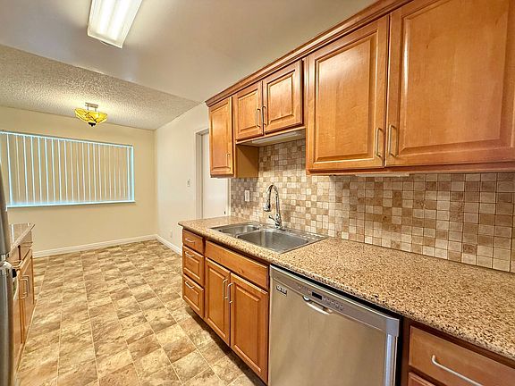 5th image of 3648 Detjen St