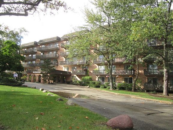 2nd image of 512 Redondo Dr APT 110