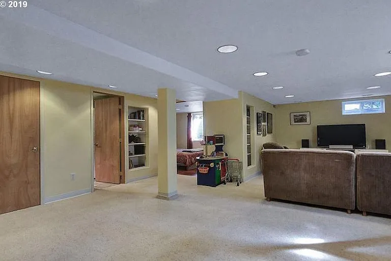 310 SE 85th Ave #2 — Photo 7