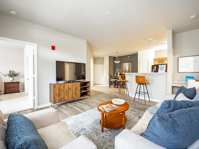 Central Park Apartments — Photo 23