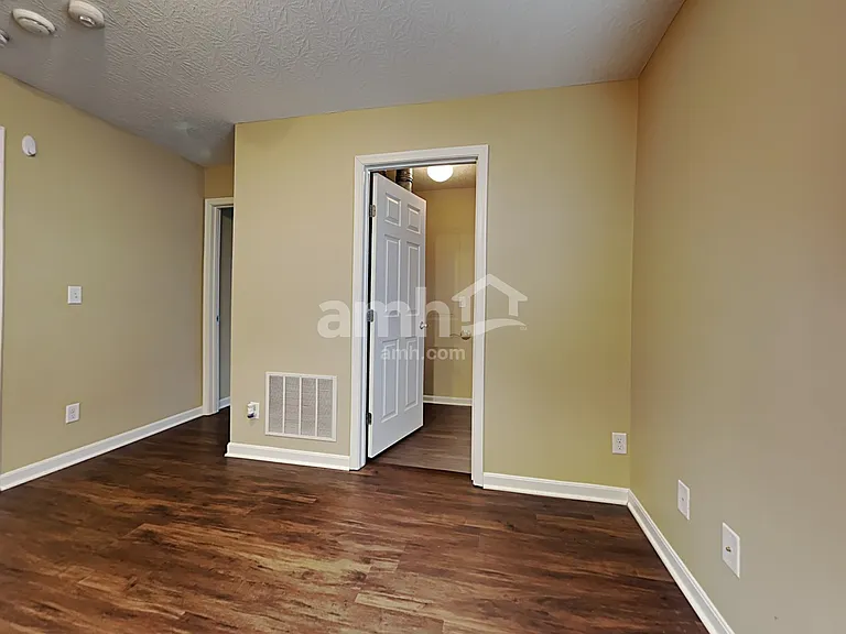 6580 Riverview Ave — Photo 10