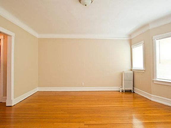 3rd image of 2534 N Prospect Ave #5