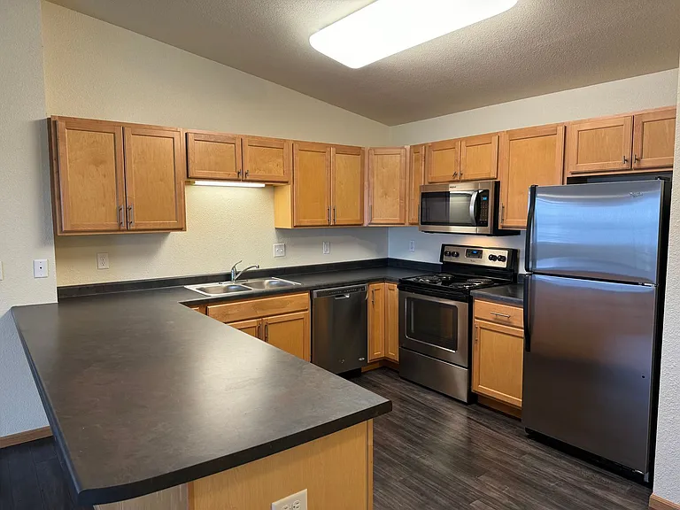West Lake II Apartments — Photo 57