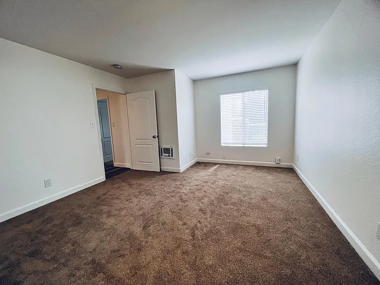 1345 Cabrillo Park Dr #R5 — Photo 7