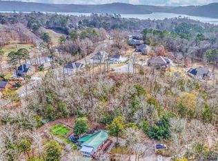 181 Hilltop Dr, Guntersville, AL 35976
