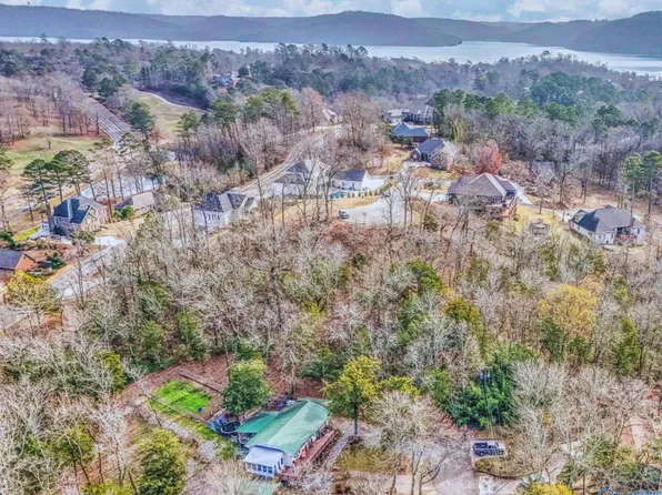 181 Hilltop Dr, Guntersville, AL 35976