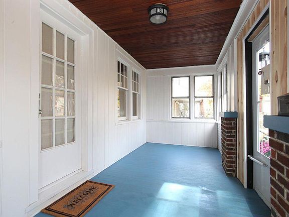 2nd image of 631 S Oak Park Ct