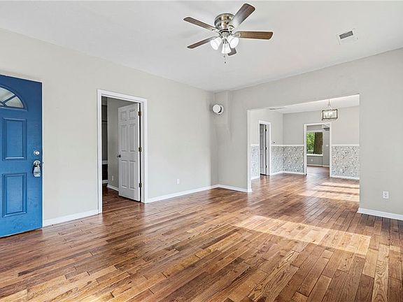 5th image of 121 Mill St