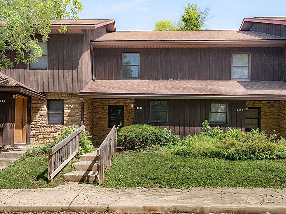 2nd image of 2342 E Winding Brook Cir