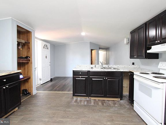 5th image of 41 Anita Dr