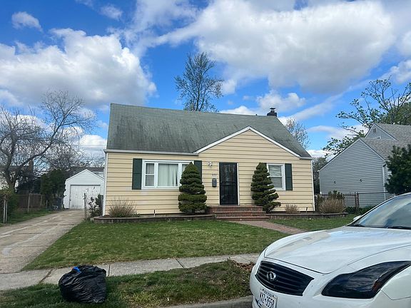 2nd image of 950 Ditmas Ave