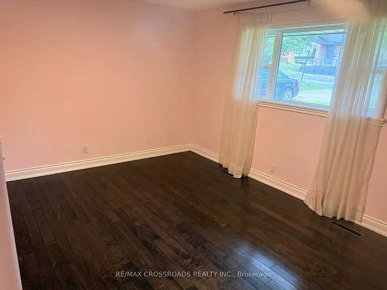 23 Burnview Cres — Photo 12