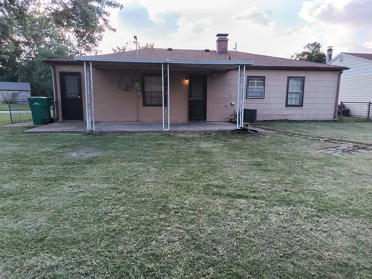726 Saint Paul Dr — Photo 5
