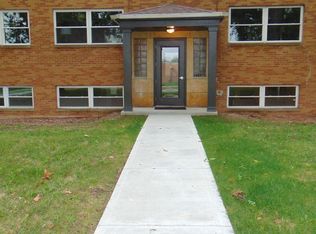 Detroit Road 21140-21180, Rocky River, OH 44116