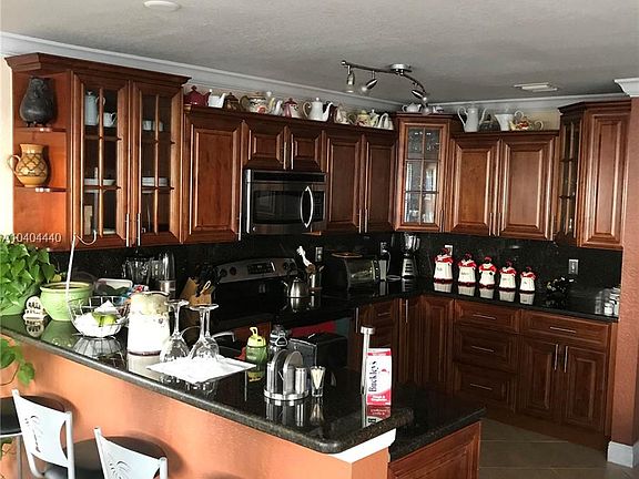 4th image of 16413 SW 28th Ct