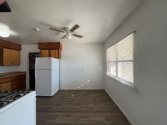 3rd image of 15633 O St