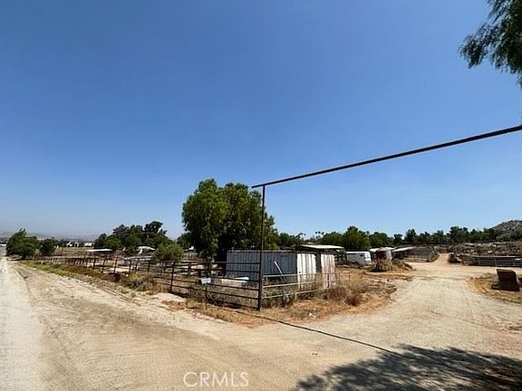 4th image of 23805 Orange Ave