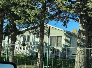 6620 5th Ave, Edson, AB T7E 1M4