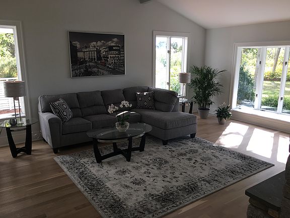 5th image of 4955 Moores Ln