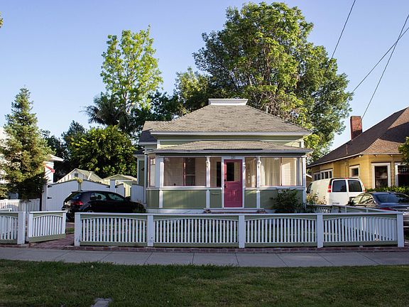 3rd image of 220 E Palmyra Ave