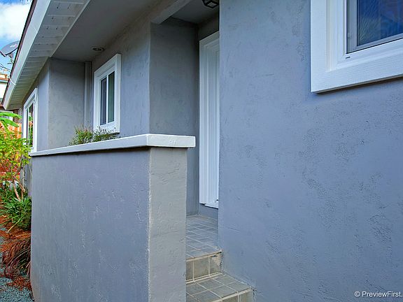 4th image of 2360 Rosecrans St