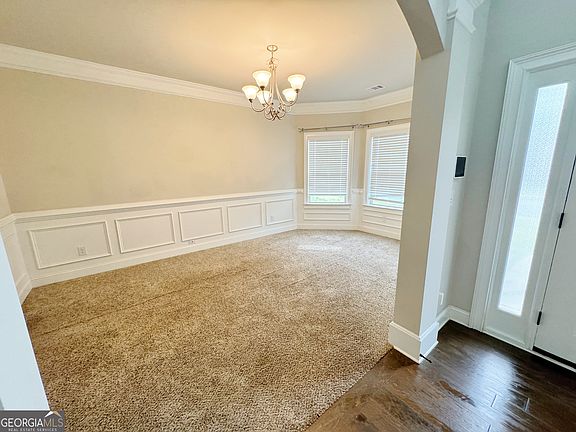 4th image of 732 Sanctuary Ln