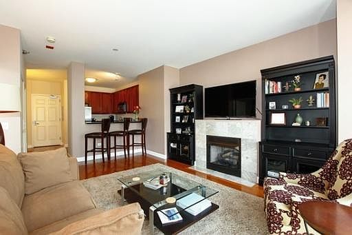 2nd image of 1600 S Prairie Ave Unit 905