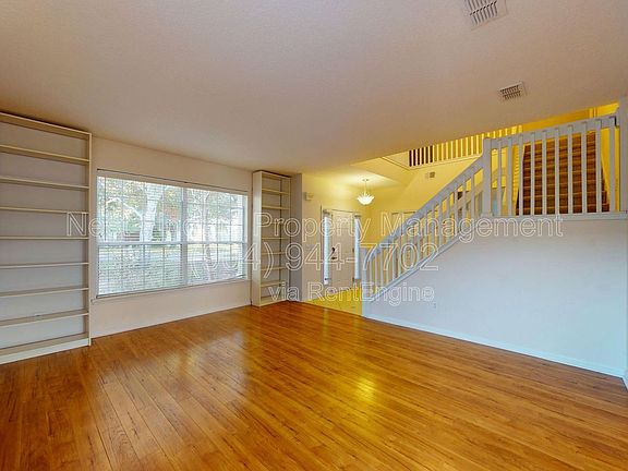 5th image of 281 Village Green Ave