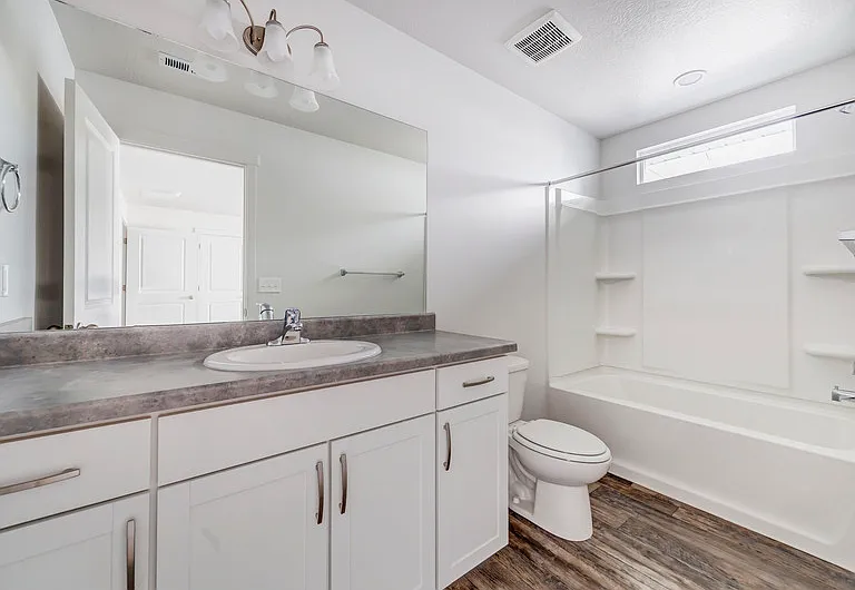 539 W 1520 S — Photo 11