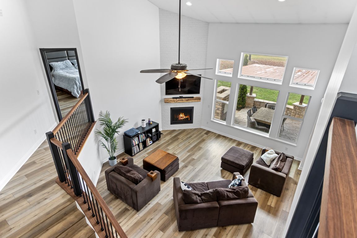 next background image