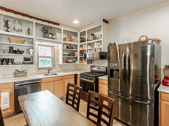 5th image of 707 N Jefferson Ave