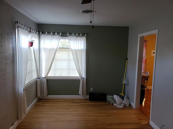 5th image of 2532 Zearing Ave NW