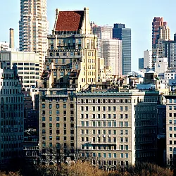 825 Fifth Avenue in Lenox Hill
