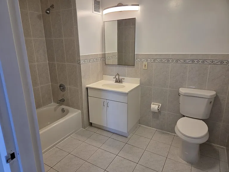 2401 Berg Ave — Photo 13