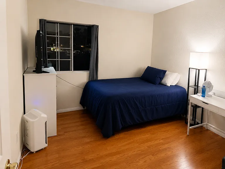 404 W San Marcos Blvd — Photo 2