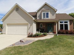 2404 Carmen Ct, Lindenhurst, IL 60046