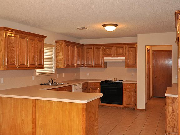 4th image of 309 Amanda Dr