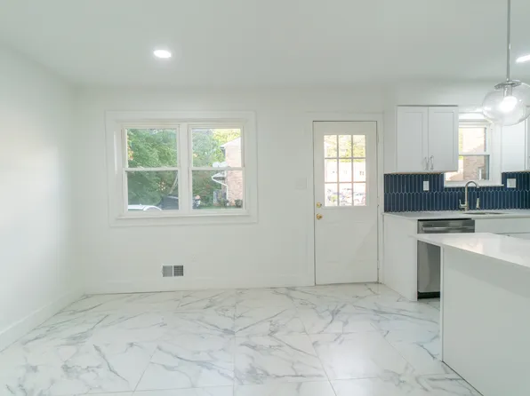 501 Adams Ln, North Brunswick, NJ 08902