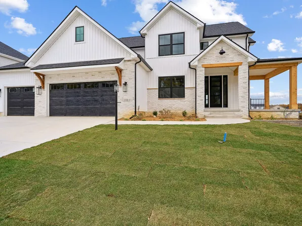 1308 Ravenwood Ln, Mahomet, IL 61853