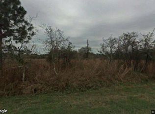 237 De Vaca Dr, Rockport, TX 78382