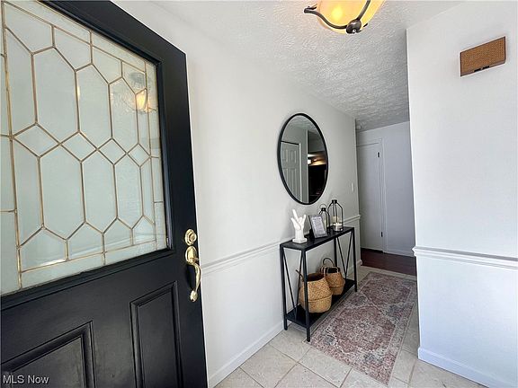 4th image of 107 Tudor Dr