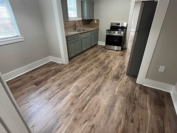 5th image of 4639 Maddox St