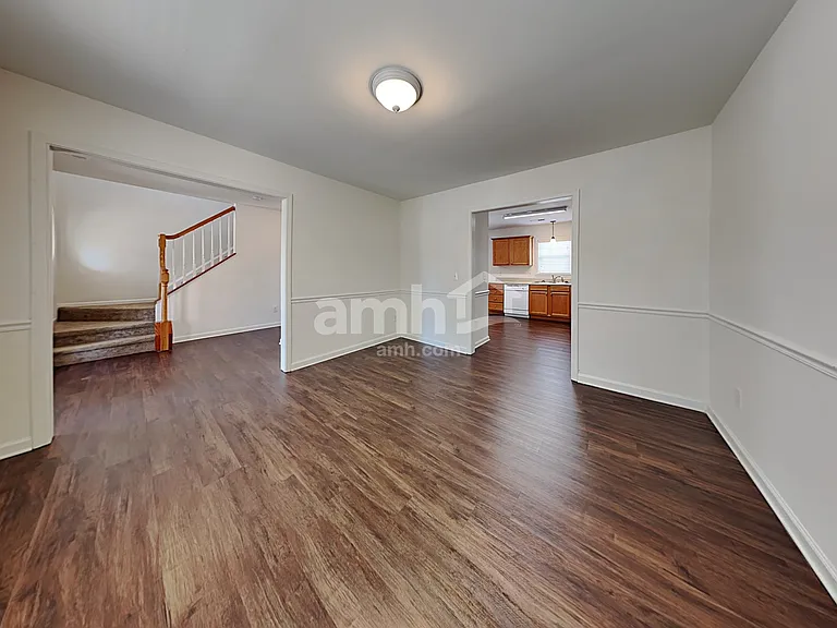 1843 Longmont Dr — Photo 6