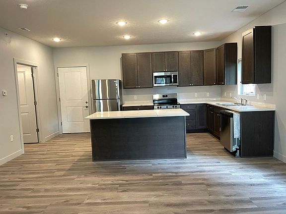 4th image of 2400 Q St #103