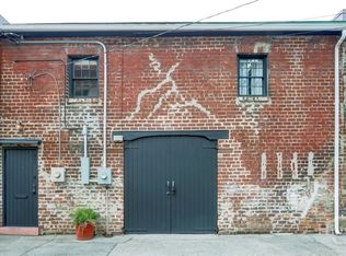 205 W Jones Ln, Savannah, GA 31401