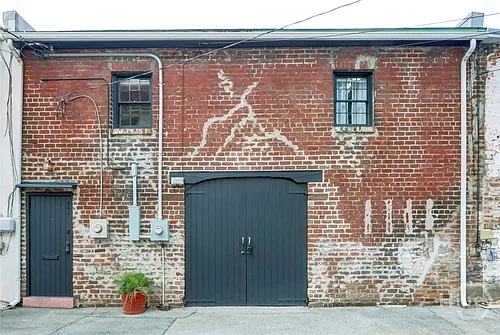 205 W Jones Ln Photo 1