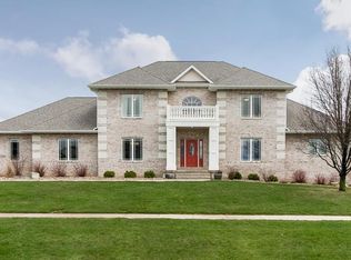 1440 Huntington Hills Dr, Marion, IA 52302